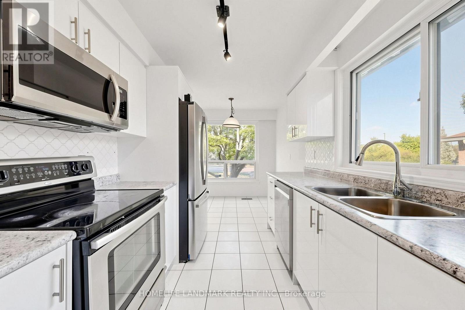 26 Fenside Drive, Toronto, Ontario  M3A 2V3 - Photo 24 - C13646758