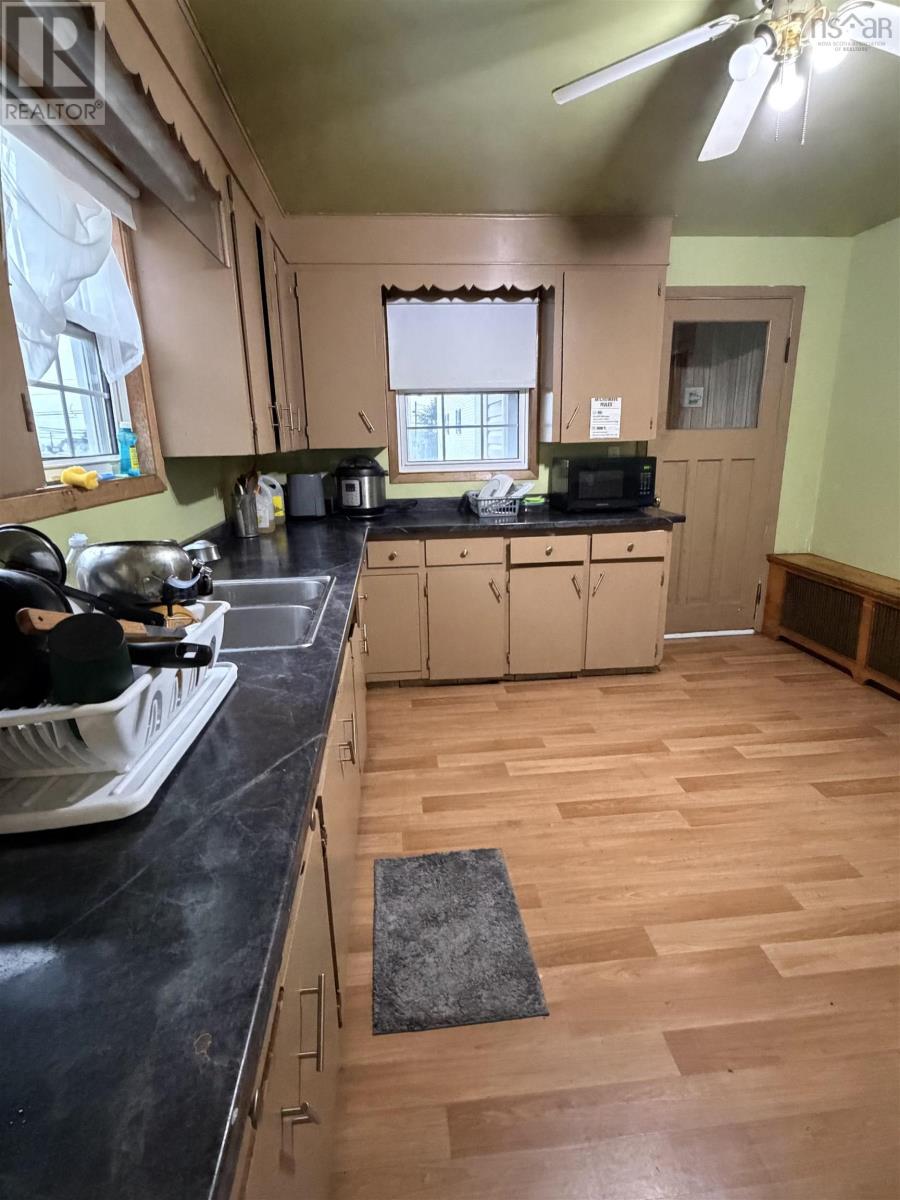 151 Gray Street, Sydney, Nova Scotia  B1P 4L3 - Photo 10 - 202619687