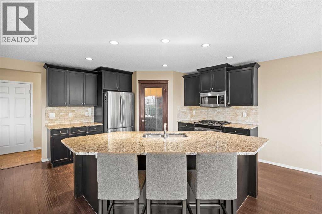 38 Westmount Way, Okotoks, Alberta  T1S 0E1 - Photo 8 - A2310440
