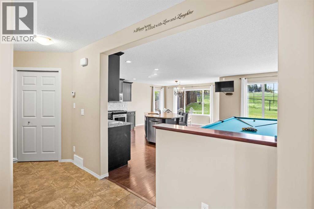 38 Westmount Way, Okotoks, Alberta  T1S 0E1 - Photo 4 - A2310440