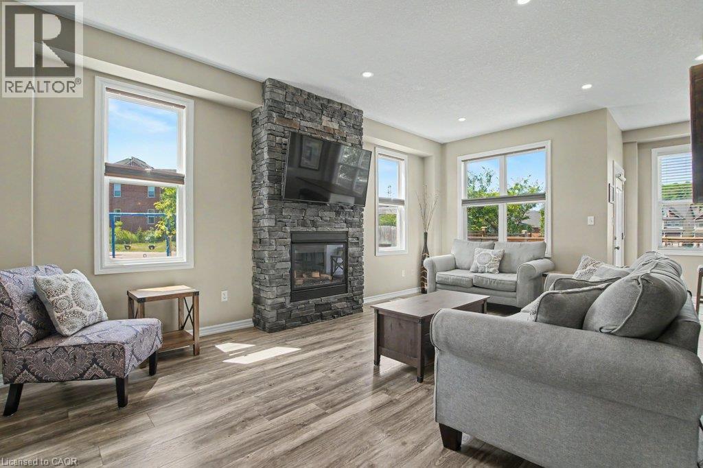 767 Lucerne Avenue, Waterloo, Ontario  N2T 2Y3 - Photo 4 - 40851830