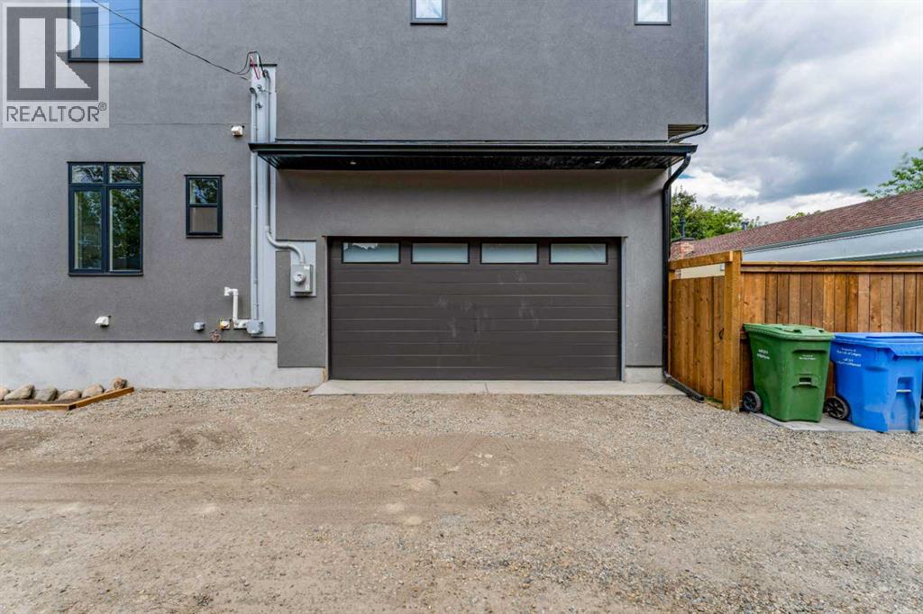 812 1 Street NW, Calgary, Alberta  T2M 2R7 - Photo 5 - A2334040
