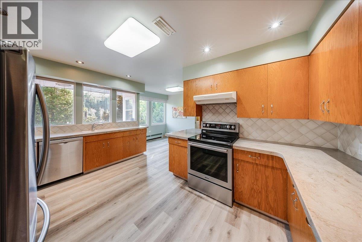 20 Hazlewood Drive, Trail, British Columbia  V1R 1E4 - Photo 11 - 10396937