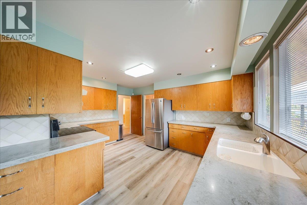 20 Hazlewood Drive, Trail, British Columbia  V1R 1E4 - Photo 14 - 10396937