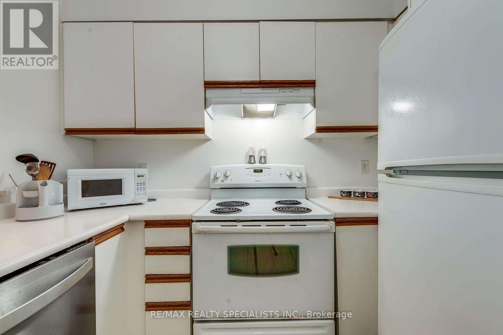1112 - 2177 Burnhamthorpe Road W, Mississauga, Ontario  L5L 5P9 - Photo 12 - W13646168