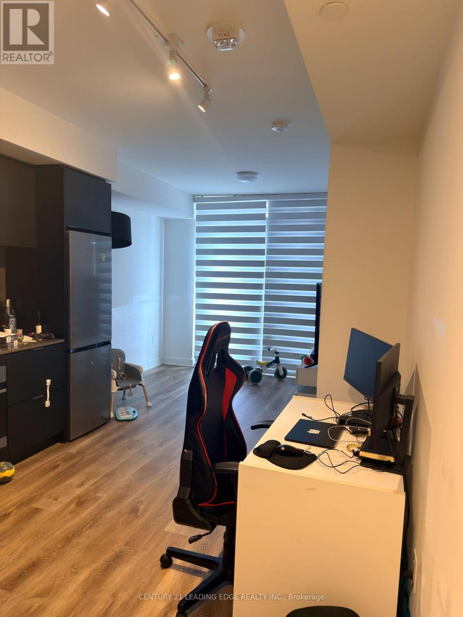 1610 - 86 DUNDAS STREET E