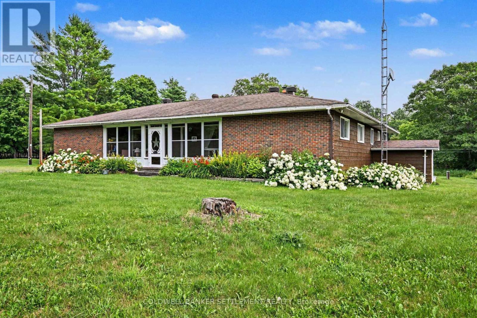 343 Ennis Road, Tay Valley, Ontario