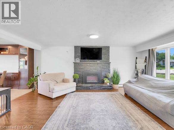 16 Woodmount Drive, St. Catharines, Ontario  L2T 2X9 - Photo 7 - 40845195