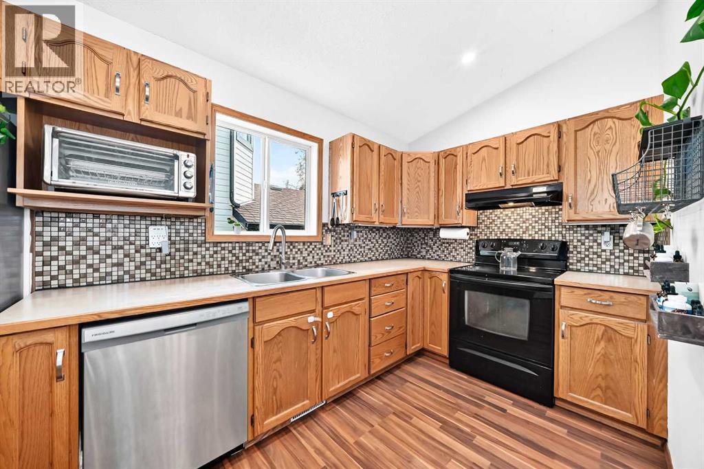 32 Cimarron Meadows Way, Okotoks, Alberta  T1S 1T4 - Photo 7 - A2326934