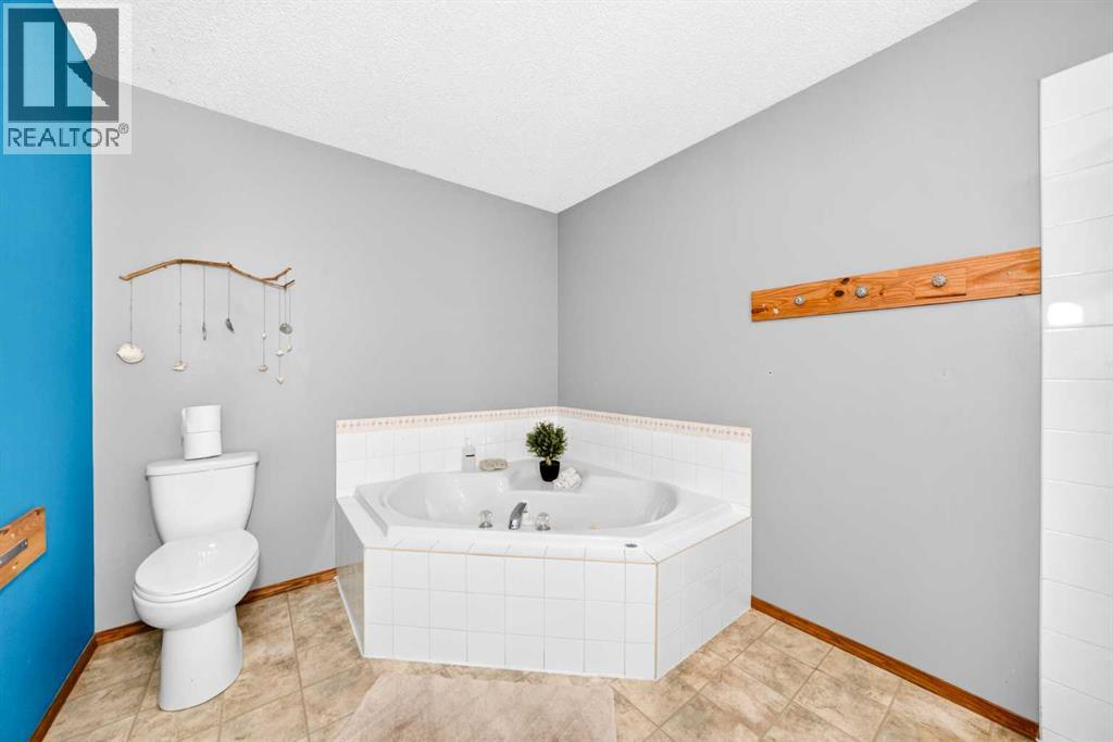 32 Cimarron Meadows Way, Okotoks, Alberta  T1S 1T4 - Photo 14 - A2326934