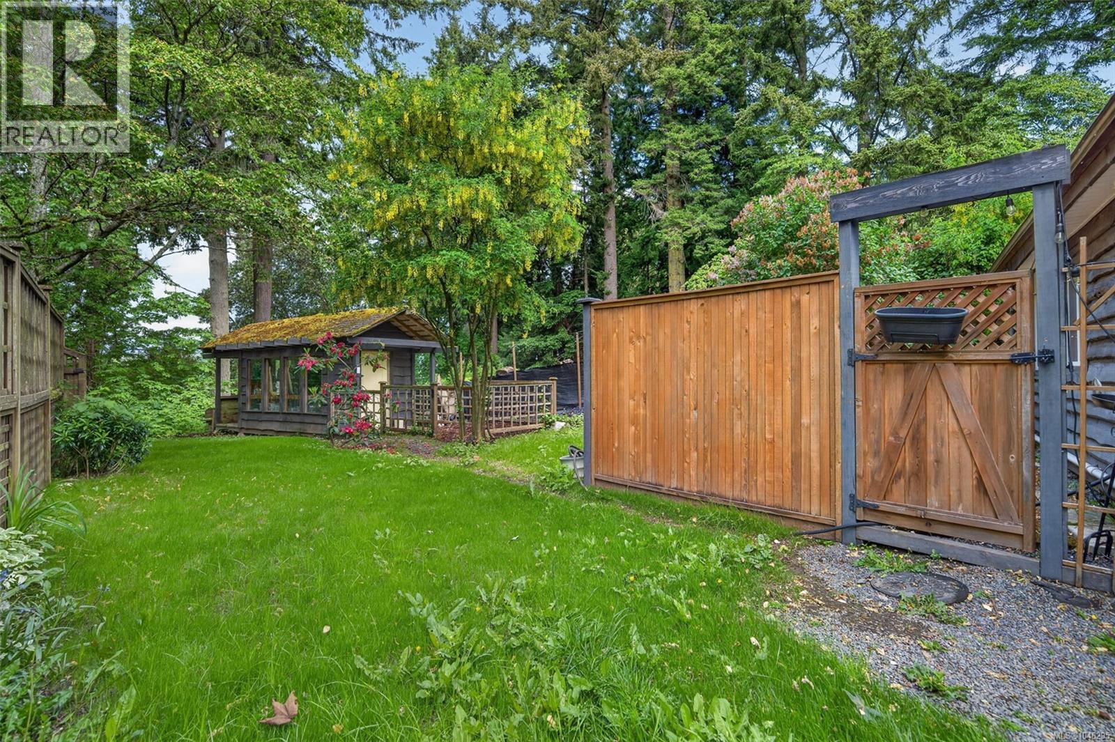 5168 Santa Clara Ave, Saanich, British Columbia  V8Y 1W4 - Photo 46 - 1046295