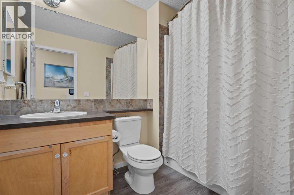 241 Sunset Heights, Cochrane, Alberta  T4C 0E1 - Photo 28 - A2328305
