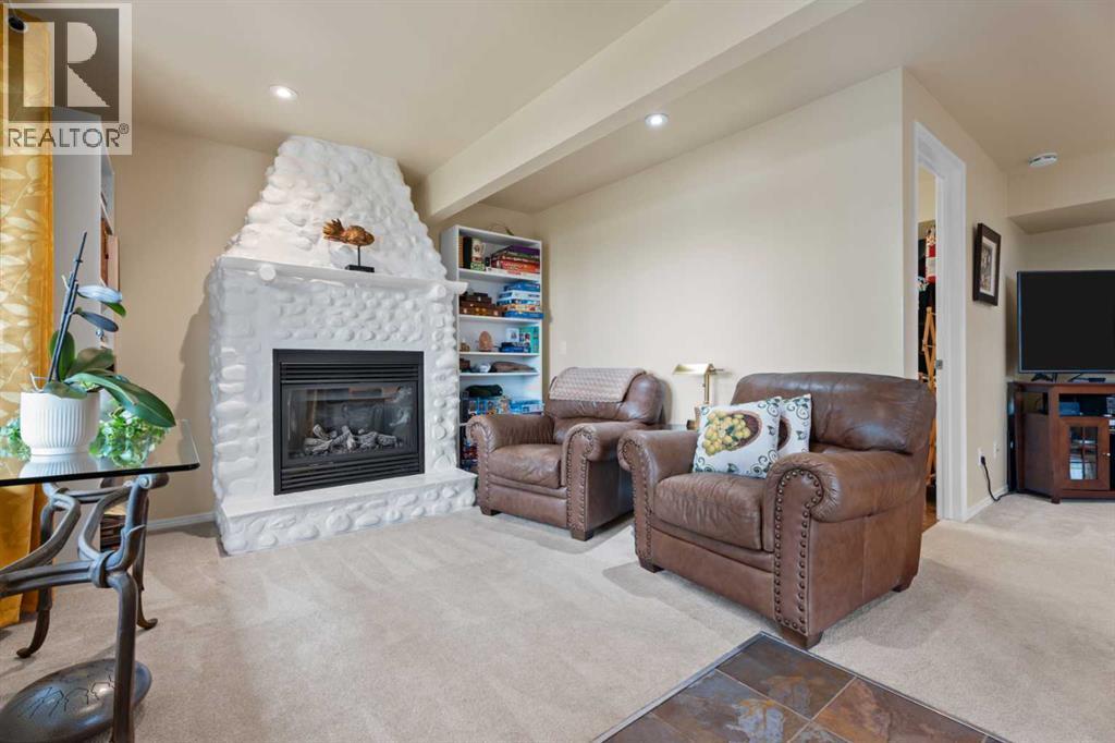 241 Sunset Heights, Cochrane, Alberta  T4C 0E1 - Photo 34 - A2328305