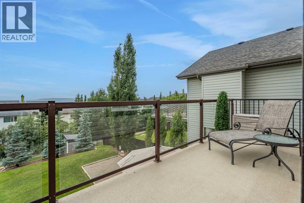 241 Sunset Heights, Cochrane, Alberta  T4C 0E1 - Photo 39 - A2328305