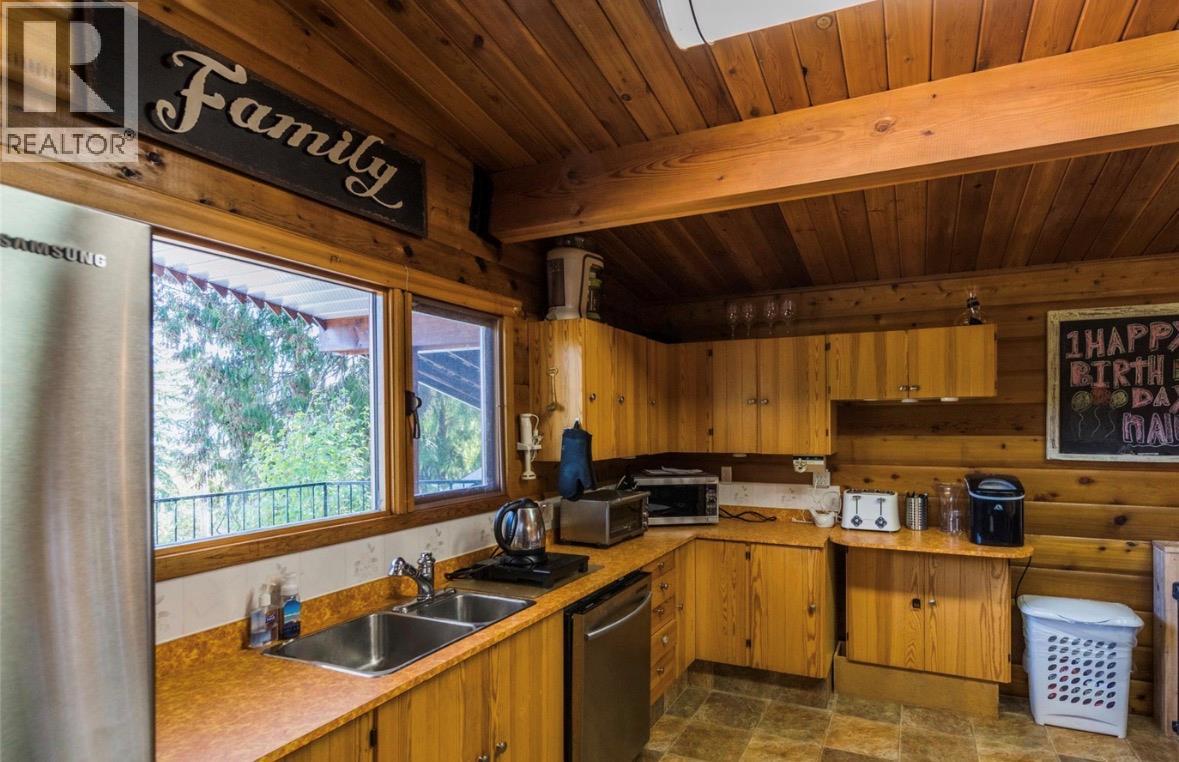 5785 Seymour Road, Celista, British Columbia  V0E 1M6 - Photo 3 - 10395656