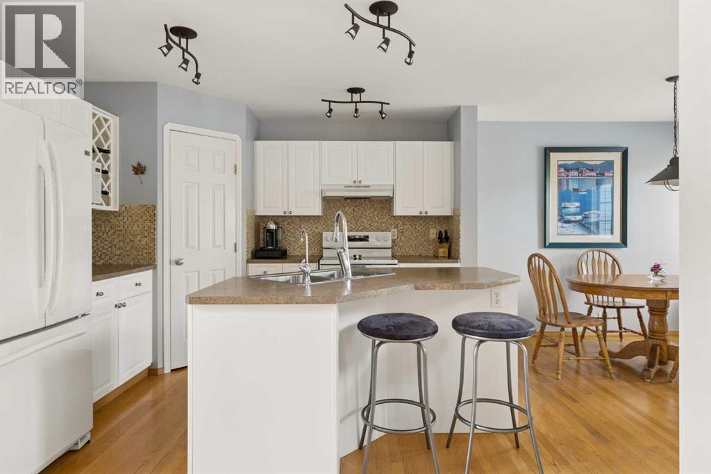 113 Douglasview Court SE, Calgary, Alberta  T2Z 2S8 - Photo 7 - A2335045