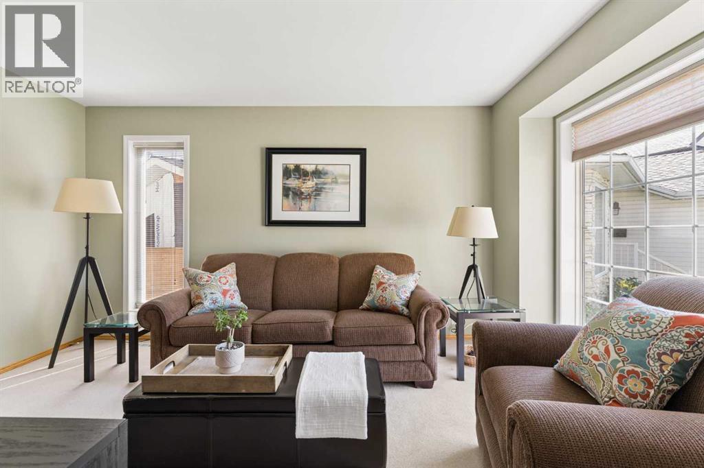 113 Douglasview Court SE, Calgary, Alberta  T2Z 2S8 - Photo 12 - A2335045