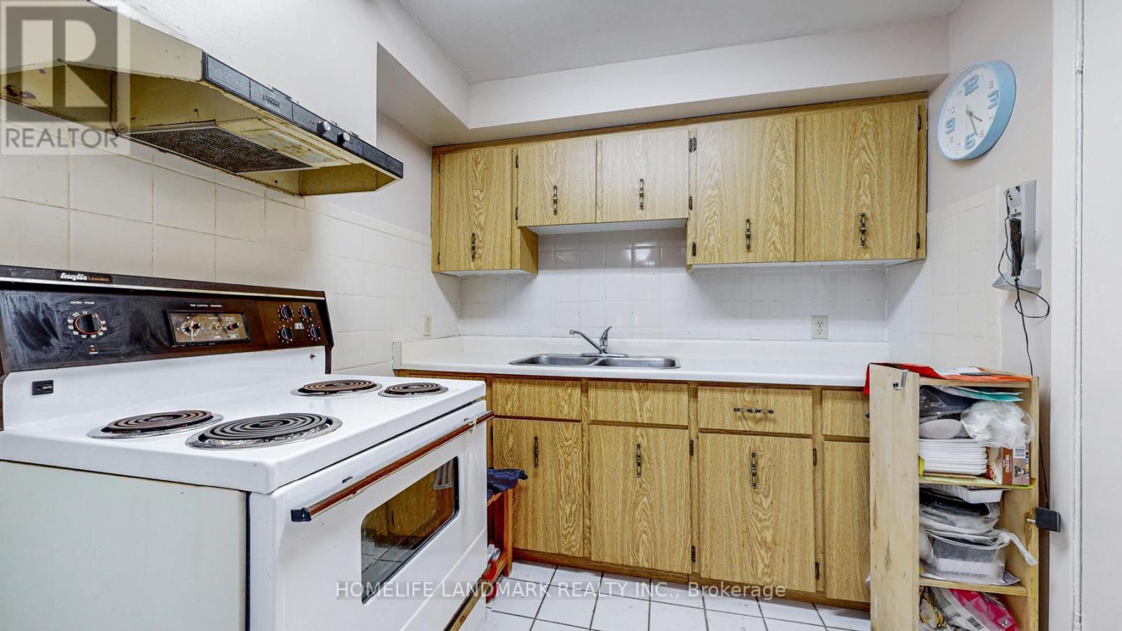 Basement Room C - 58 Deerbrook Trail N, Toronto, Ontario  M1W 1V4 - Photo 8 - E13641444