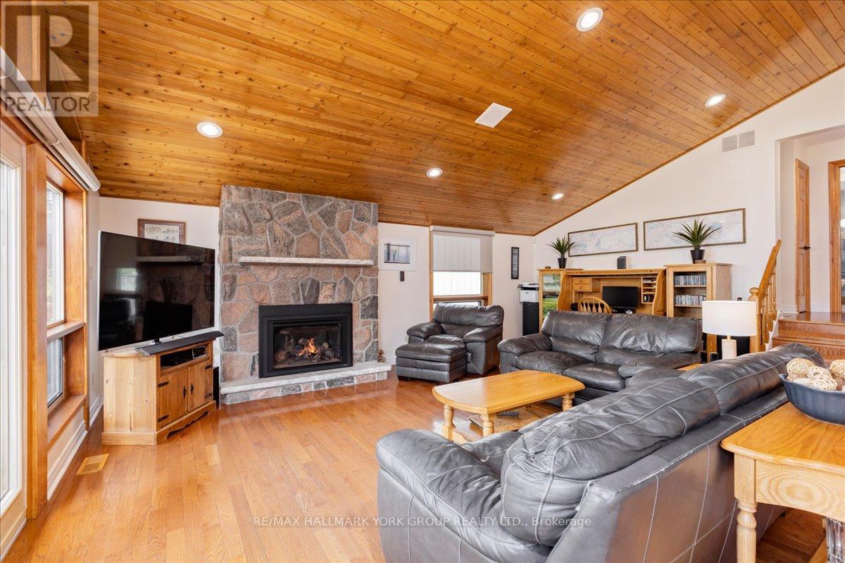 229 Lake Drive N, Georgina, Ontario  L4P 3C8 - Photo 18 - N13157518
