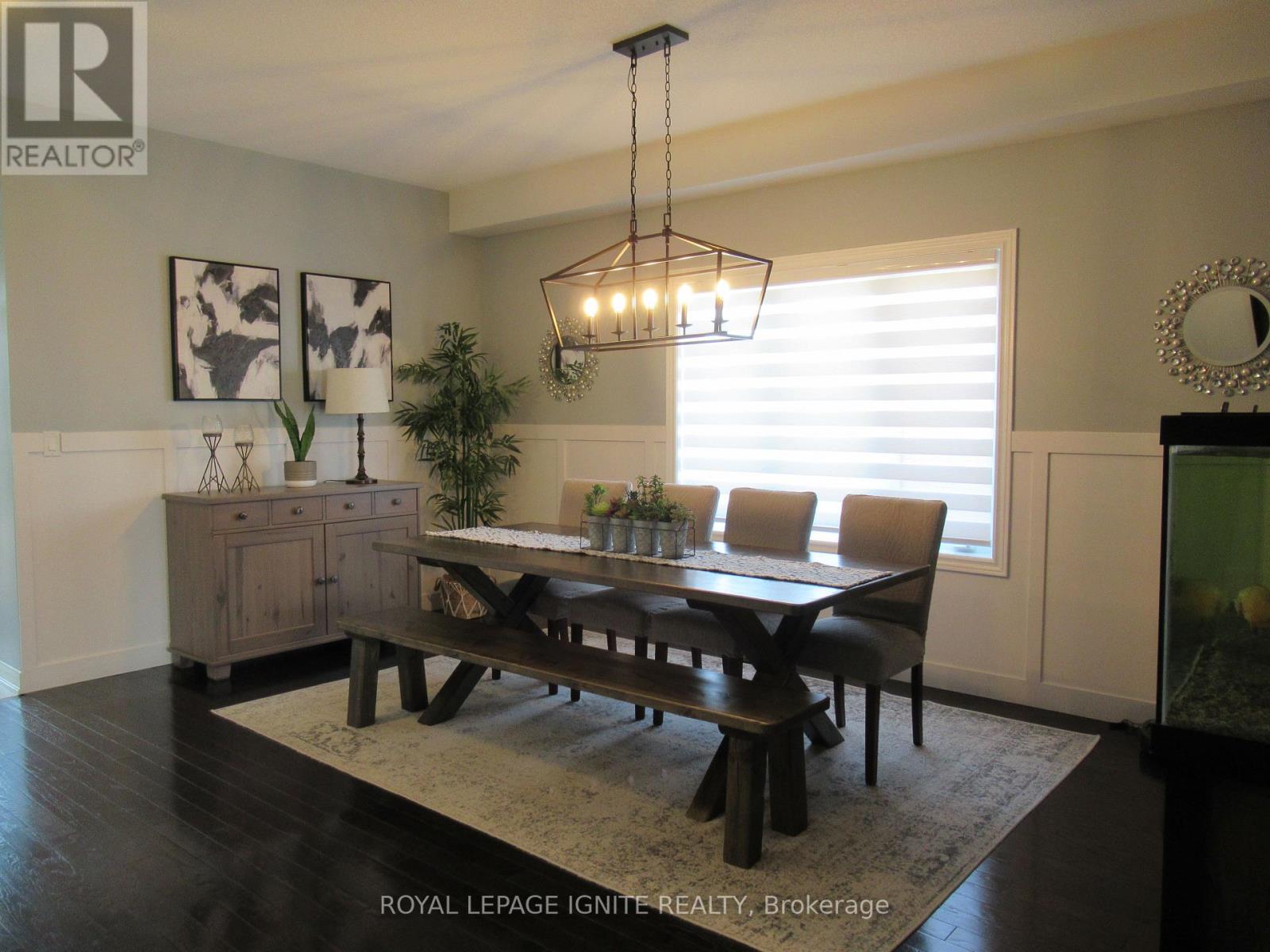 170 Gold Park Gate, Essa, Ontario  L3W 0B4 - Photo 4 - N13644534