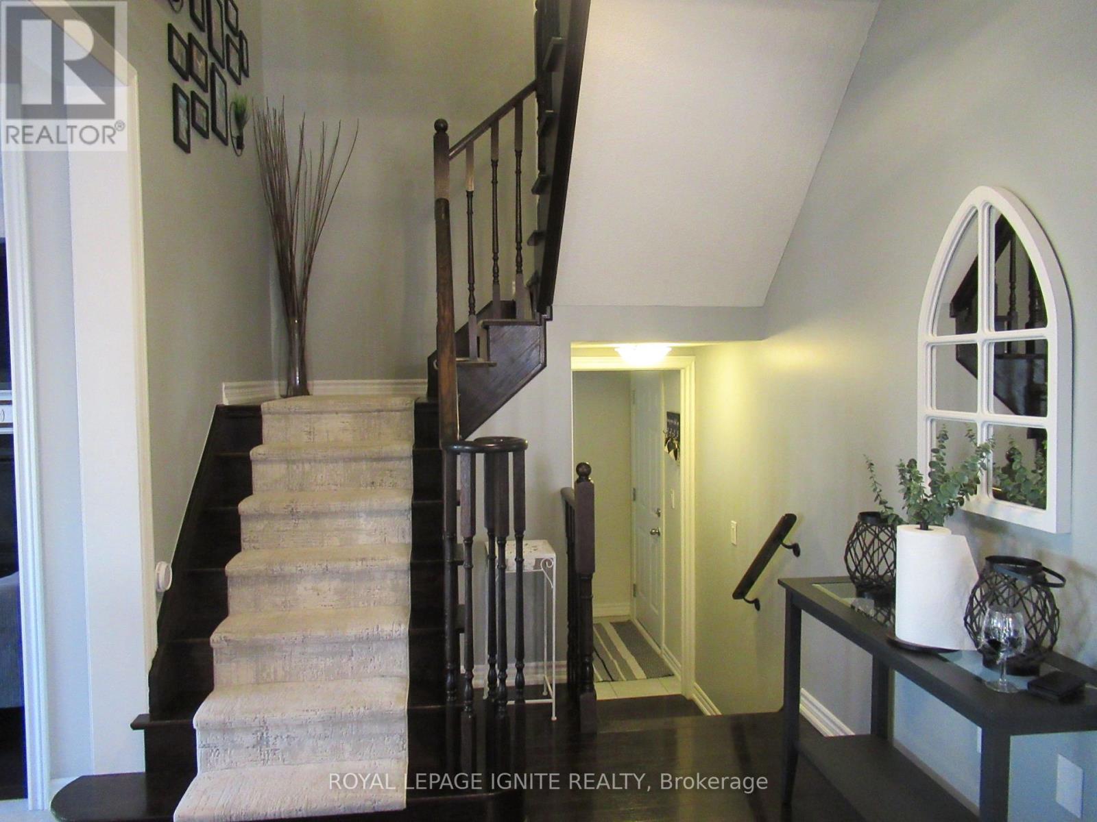 170 Gold Park Gate, Essa, Ontario  L3W 0B4 - Photo 9 - N13644534