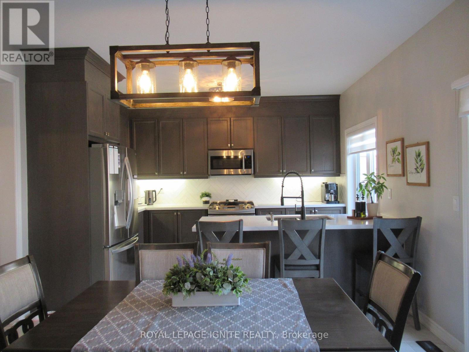 170 Gold Park Gate, Essa, Ontario  L3W 0B4 - Photo 6 - N13644534