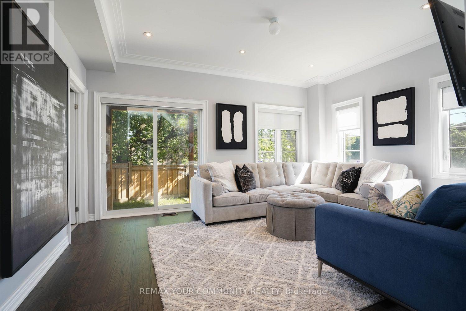 6 Globemaster Lane, Richmond Hill, Ontario  L4G 2H1 - Photo 6 - N13646538