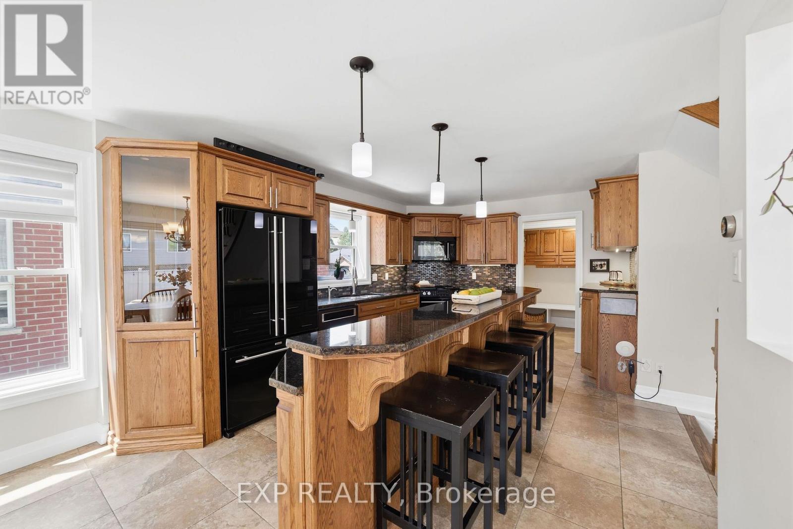 197 Gibson Crescent, Lucan Biddulph, Ontario  N0M 2J0 - Photo 4 - X13646820