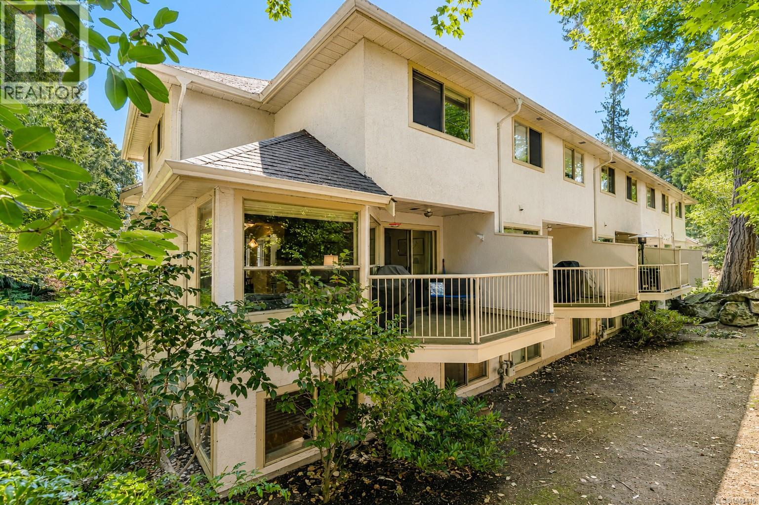 405 510 Marsett Pl, Saanich, British Columbia  V8Z 7J1 - Photo 10 - 1044416