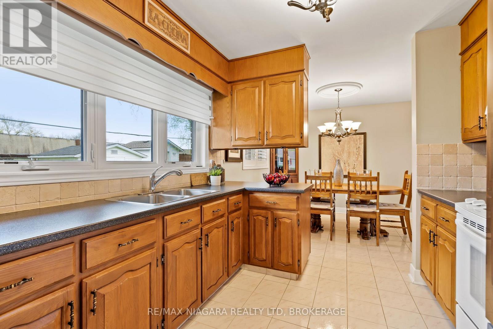5938 Stevens Street, Niagara Falls, Ontario  L2E 3A3 - Photo 10 - X13646932