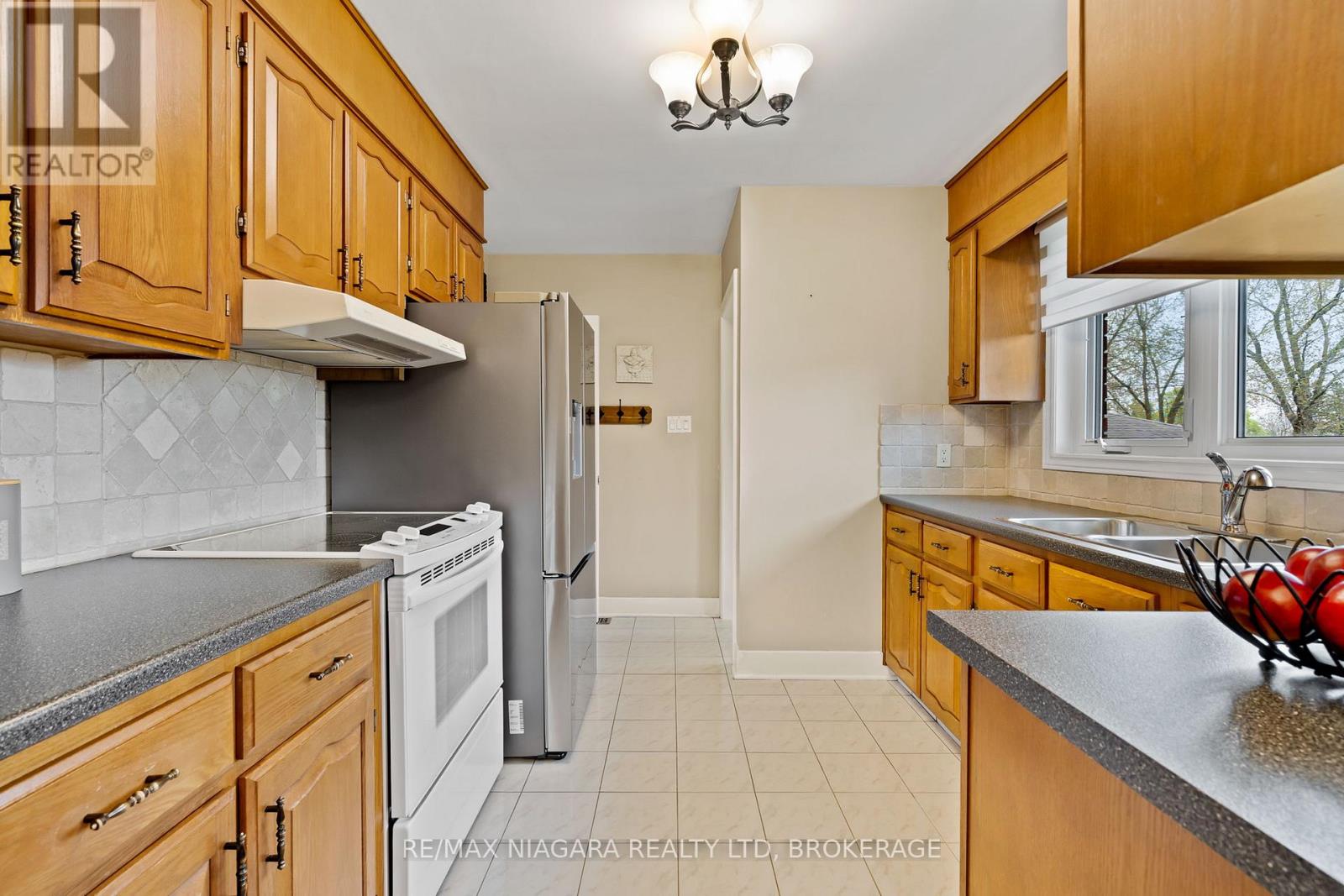 5938 Stevens Street, Niagara Falls, Ontario  L2E 3A3 - Photo 9 - X13646932