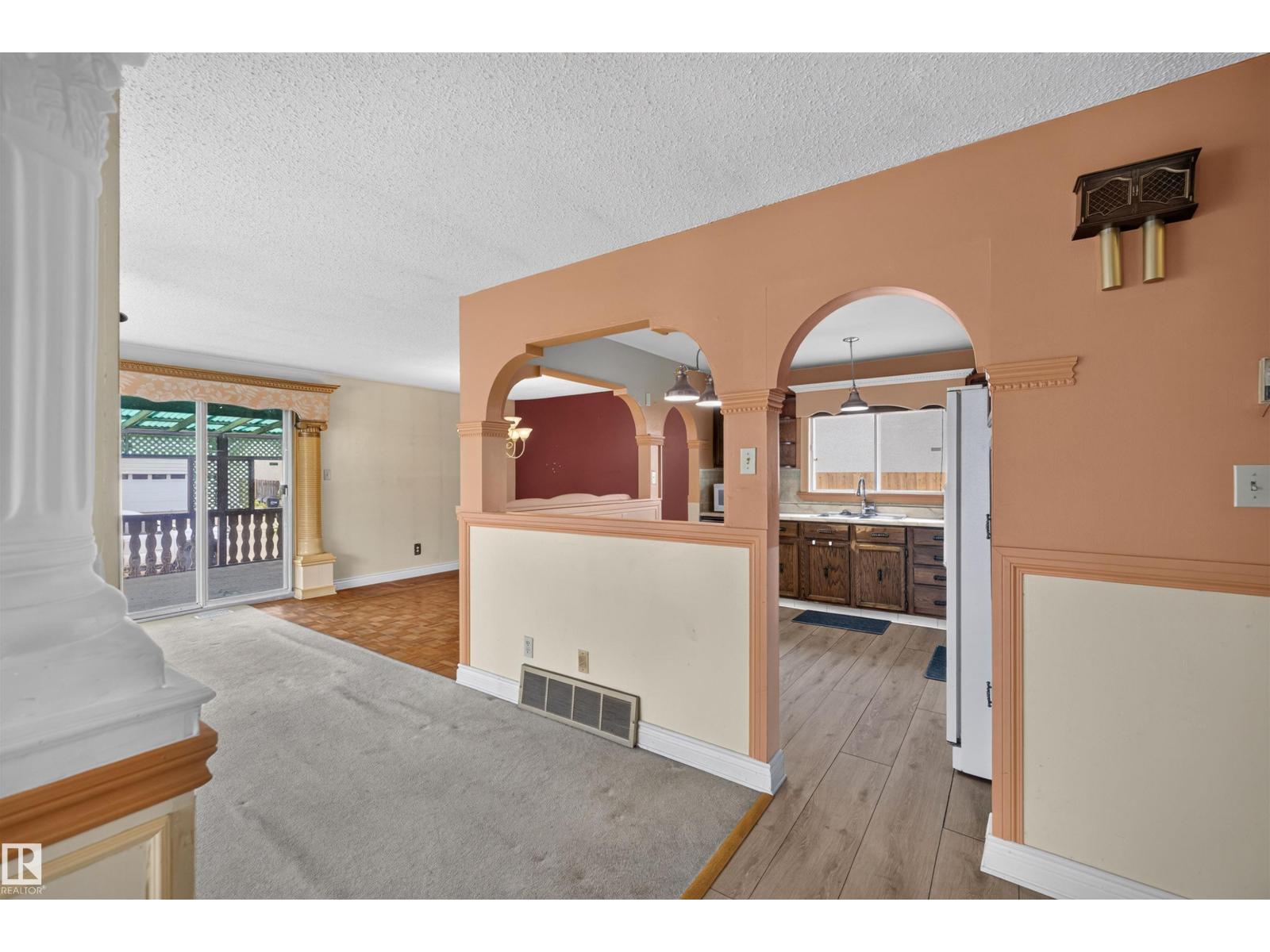 6348 34a Av Nw, Edmonton, Alberta  T6L 1E4 - Photo 3 - E4502442