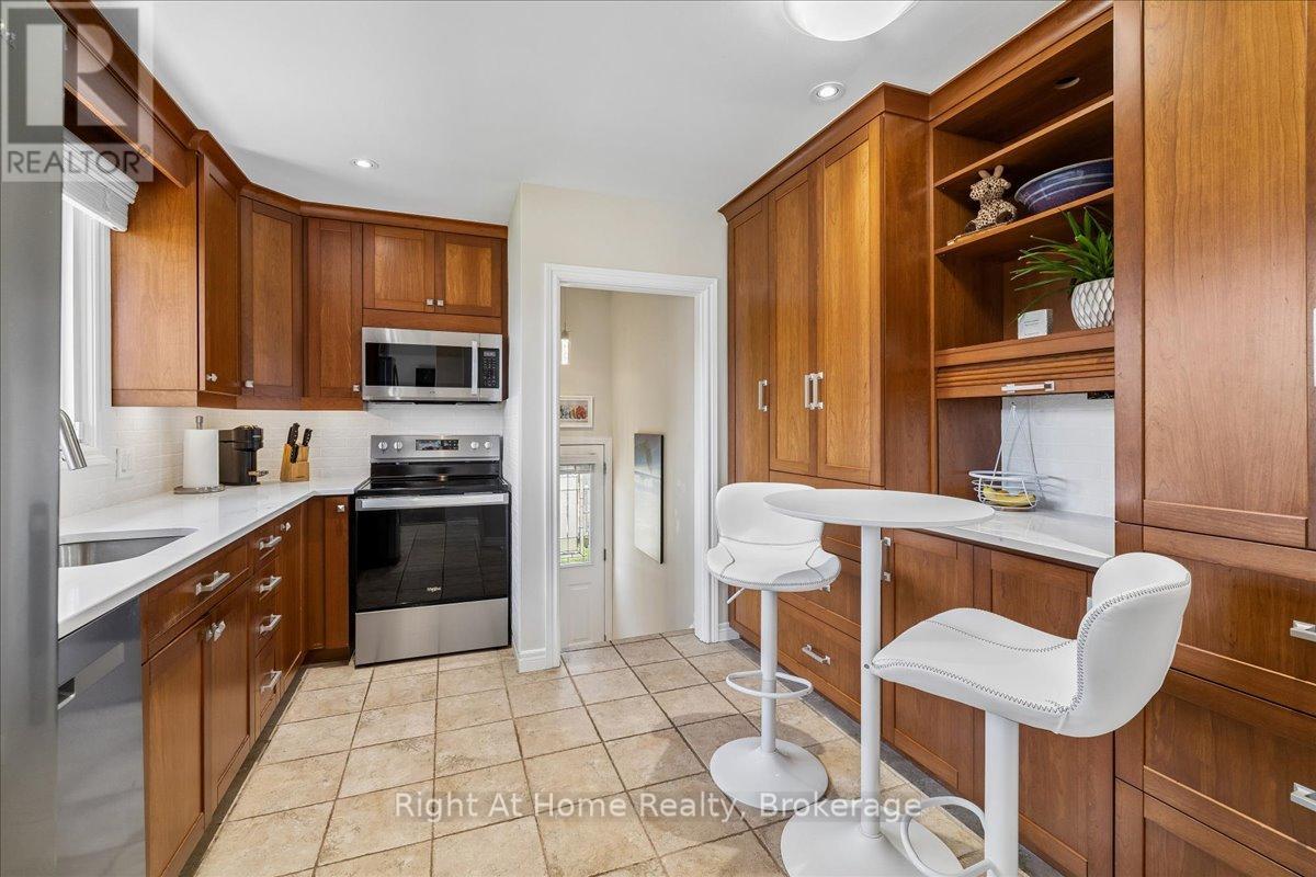 275 Kent Crescent, Burlington, Ontario  L7L 4T2 - Photo 10 - W13646886