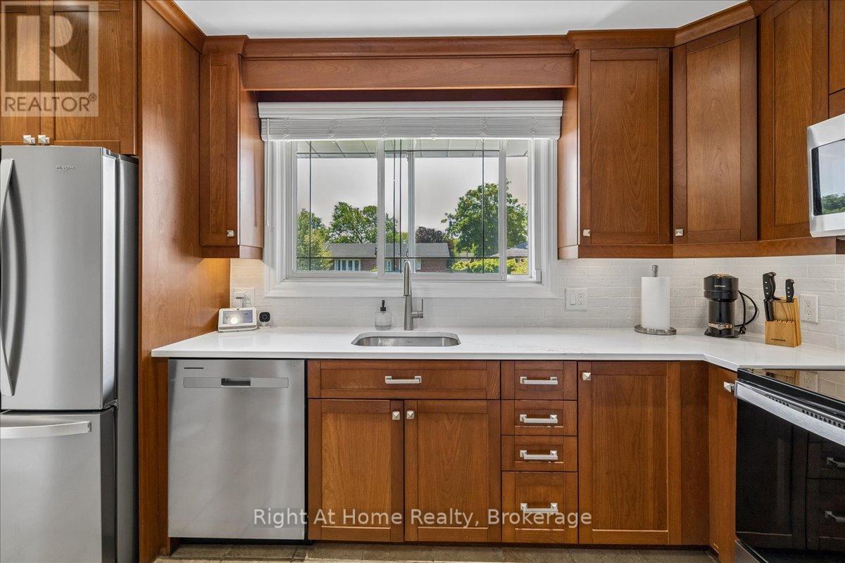 275 Kent Crescent, Burlington, Ontario  L7L 4T2 - Photo 13 - W13646886