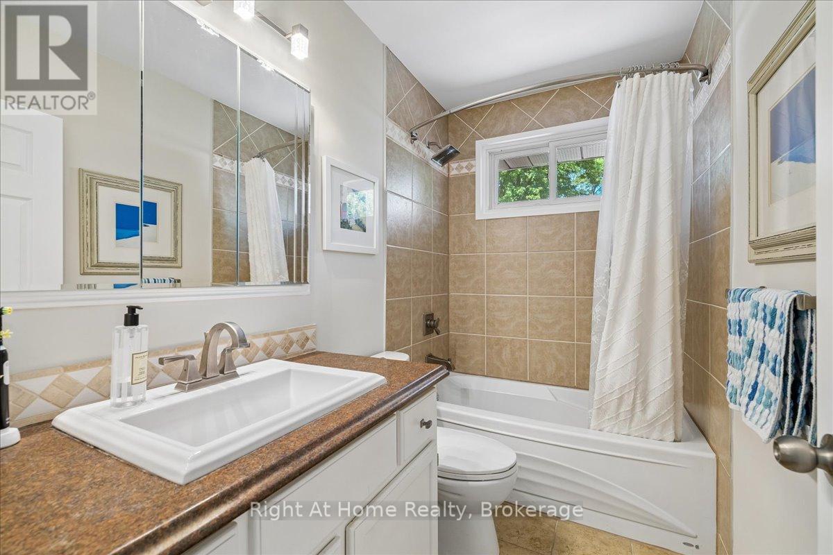 275 Kent Crescent, Burlington, Ontario  L7L 4T2 - Photo 22 - W13646886