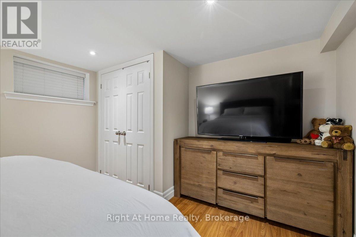 275 Kent Crescent, Burlington, Ontario  L7L 4T2 - Photo 33 - W13646886