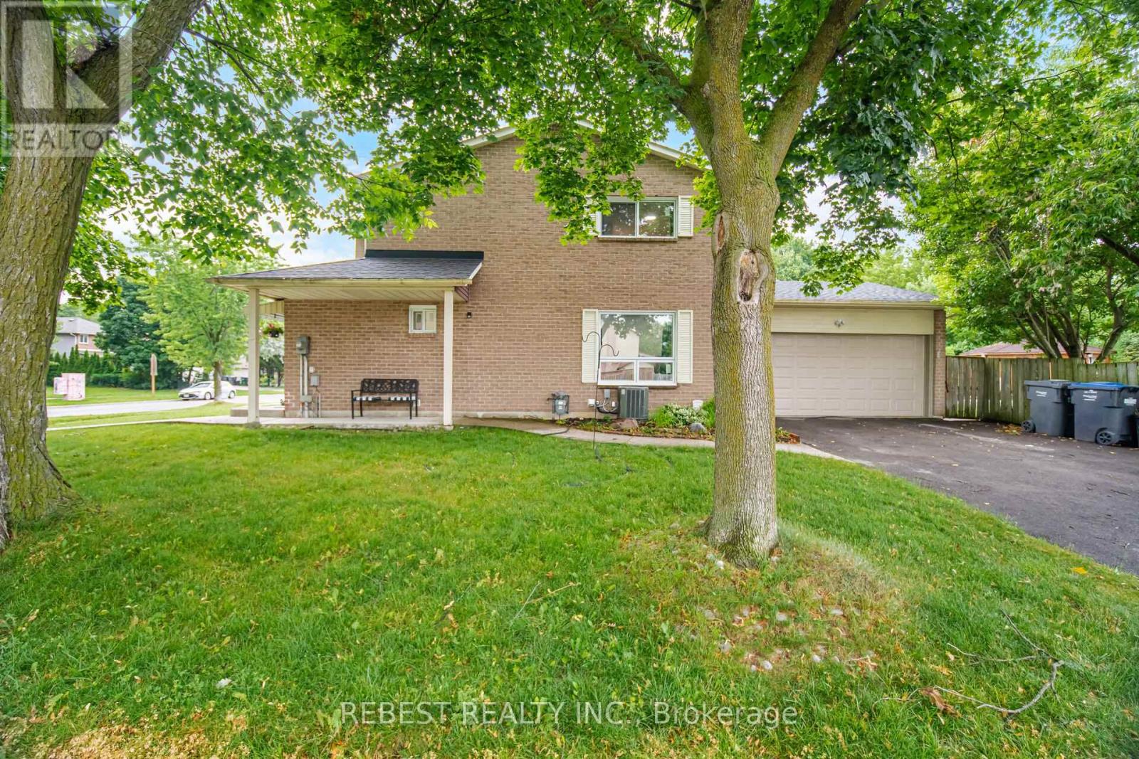 3120 Mccarron Crescent, Mississauga, Ontario L5N 3H5 - Photo 3 - W13529128