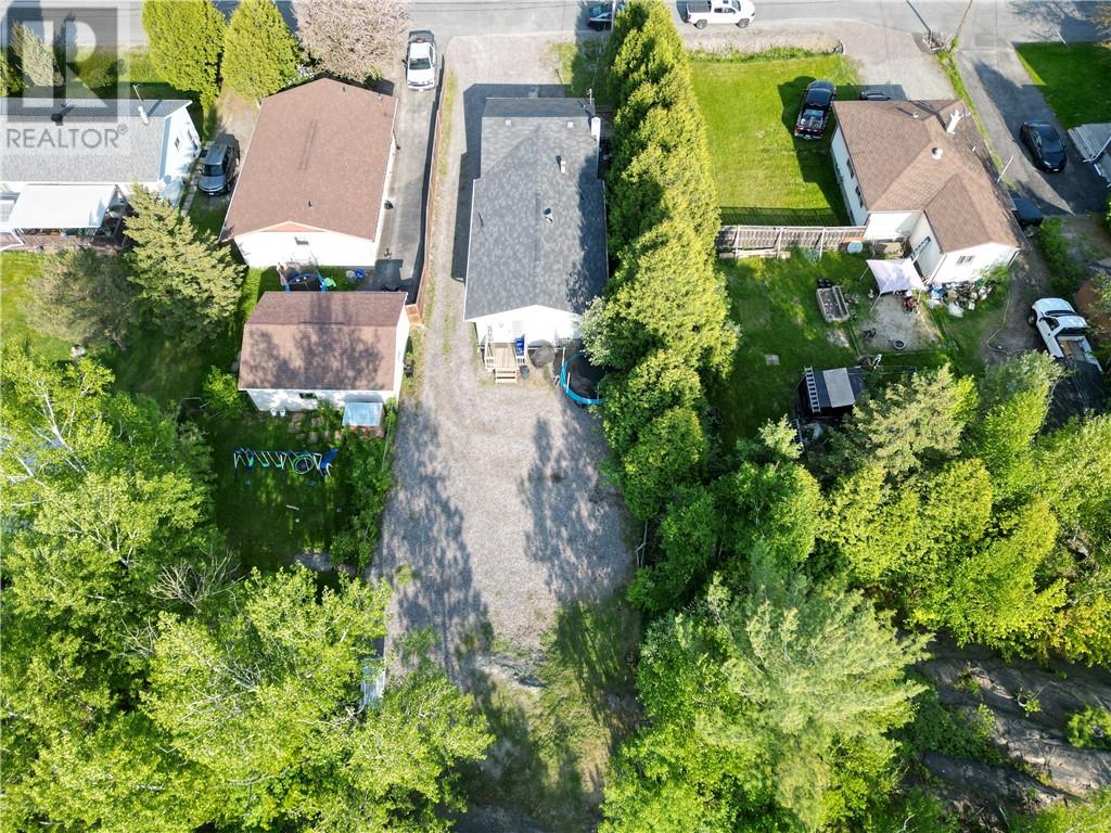 17 Clairmont Street, Greater Sudbury, Ontario  P3B 3S4 - Photo 4 - 2129645