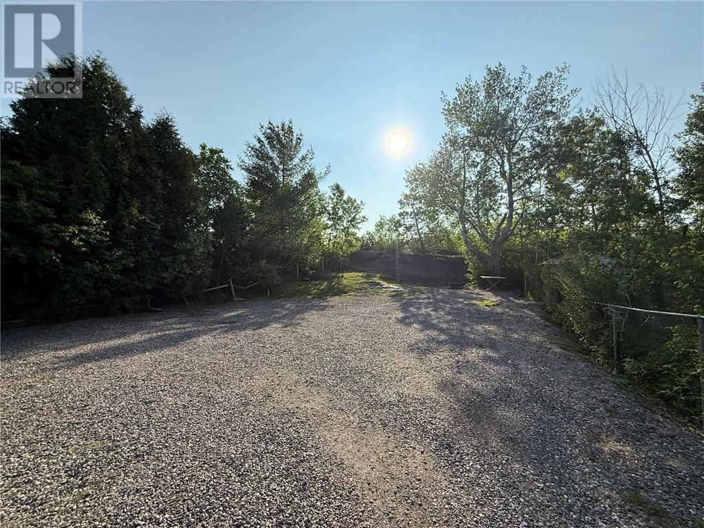 17 Clairmont Street, Greater Sudbury, Ontario  P3B 3S4 - Photo 42 - 2129645