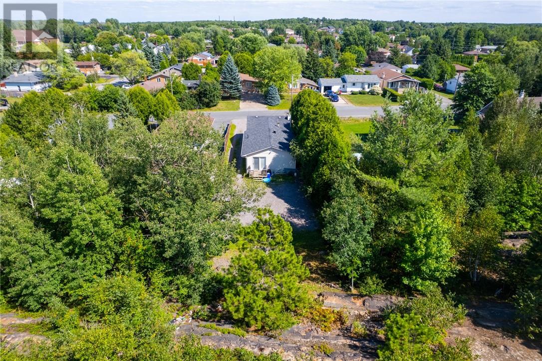 17 Clairmont Street, Greater Sudbury, Ontario  P3B 3S4 - Photo 39 - 2129645