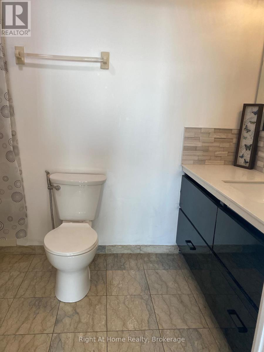 1215 - 11753 Sheppard Avenue E, Toronto, Ontario M1B 5M3 - Photo 17 - E13645460