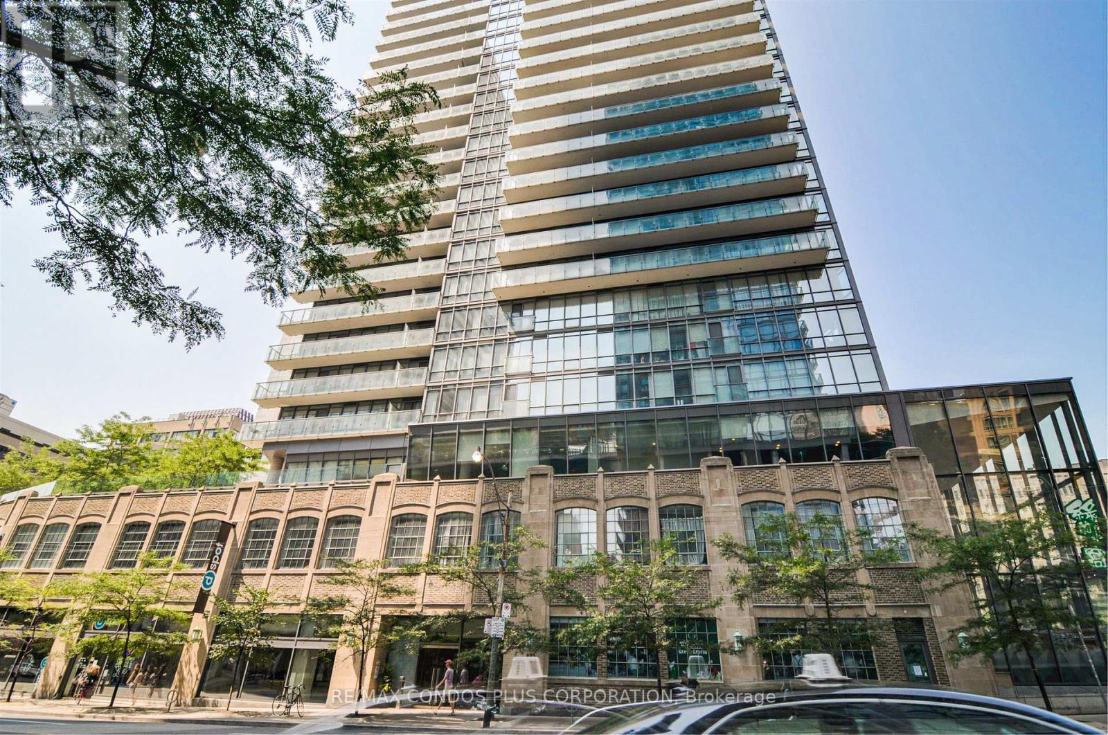 406 - 832 Bay Street, Toronto, Ontario  M5S 1Z6 - Photo 1 - C13646850