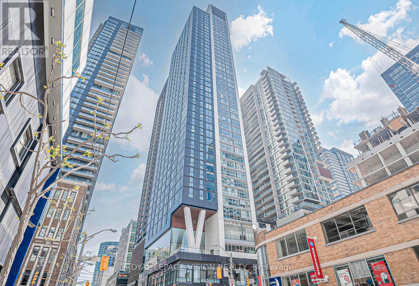 1804 - 357 KING STREET W