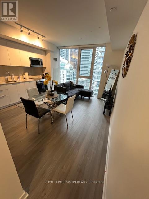 1804 - 357 King Street W, Toronto, Ontario  M5V 1K1 - Photo 2 - C13646860