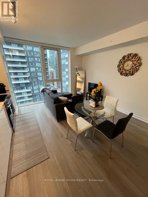 1804 - 357 King Street W, Toronto, Ontario  M5V 1K1 - Photo 3 - C13646860