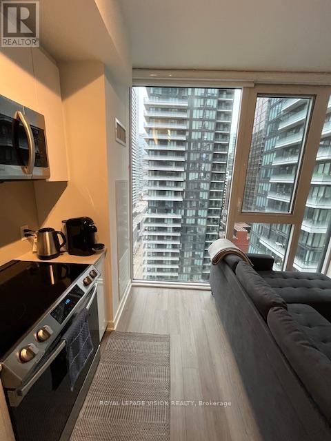 1804 - 357 King Street W, Toronto, Ontario  M5V 1K1 - Photo 4 - C13646860