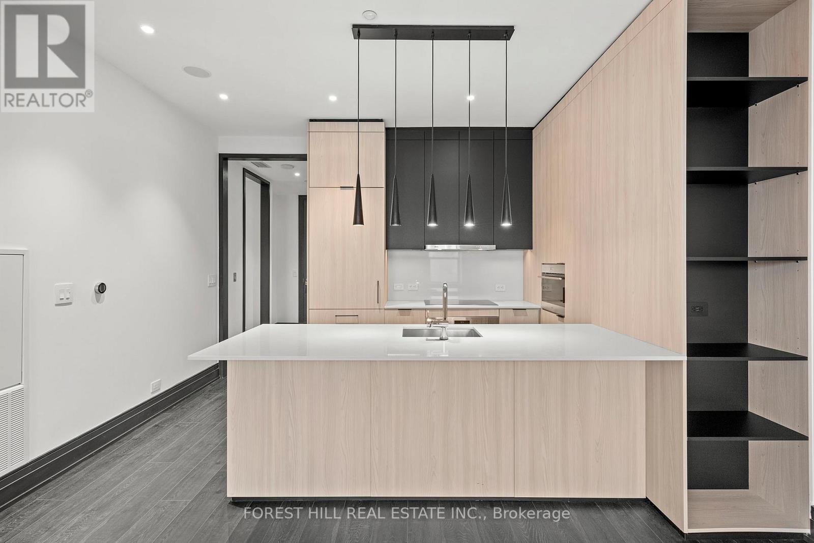 1304 - 2 Avenue Road, Toronto, Ontario  M5R 0C6 - Photo 4 - C13646978