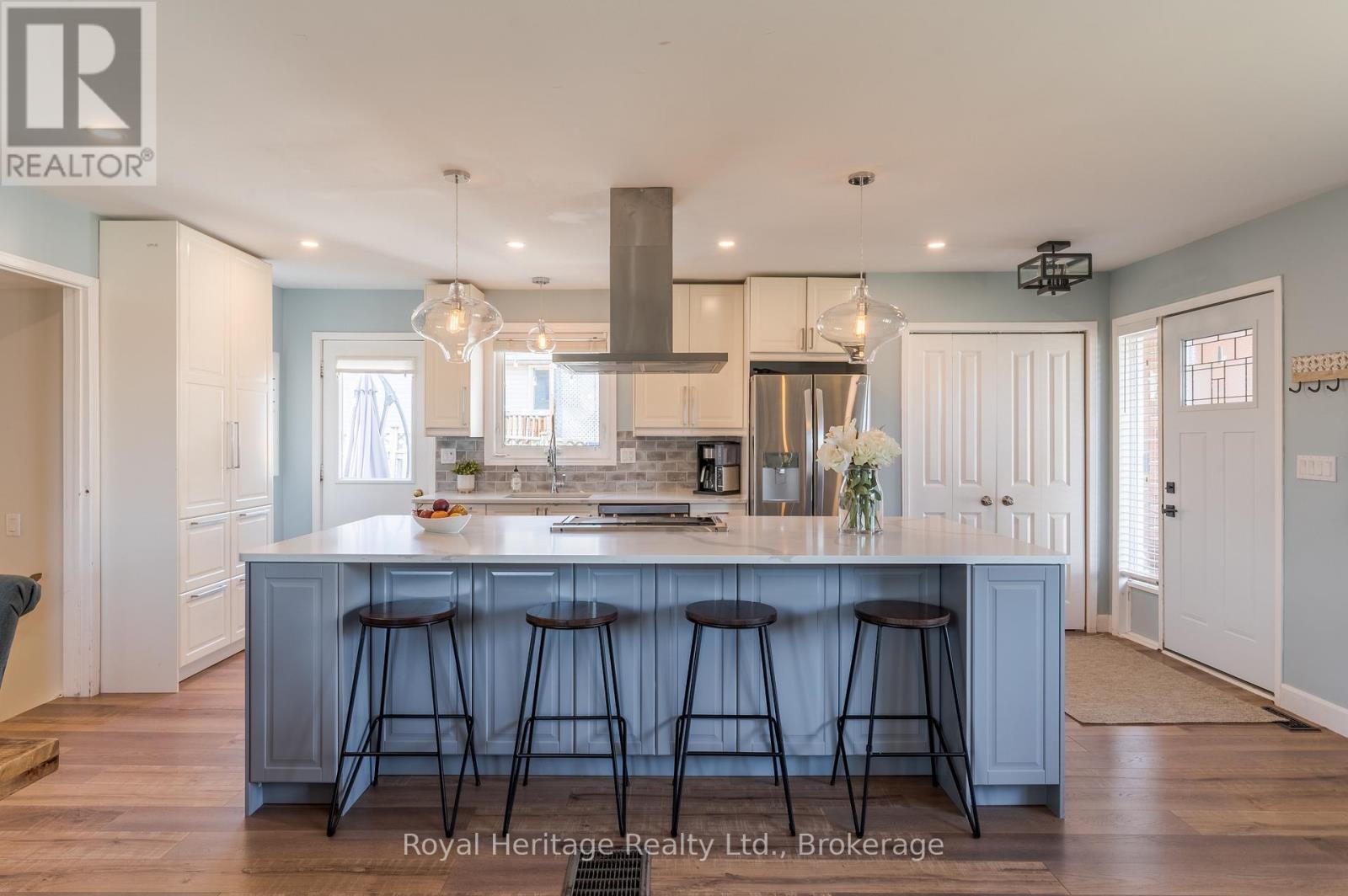 25 HEWSON DRIVE, Port Hope, Ontario