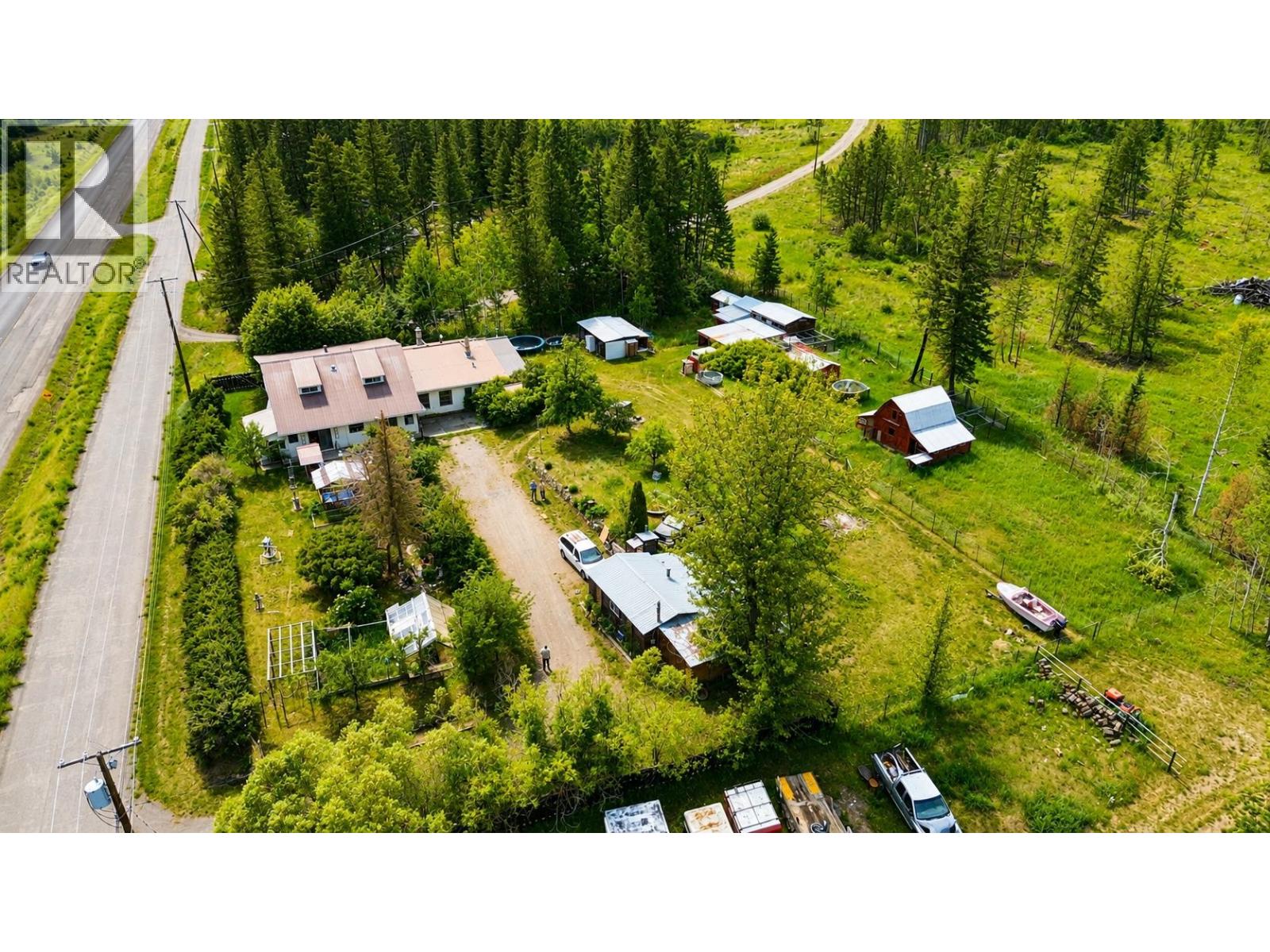 3797 DODGE ROAD, Lac La Hache, British Columbia