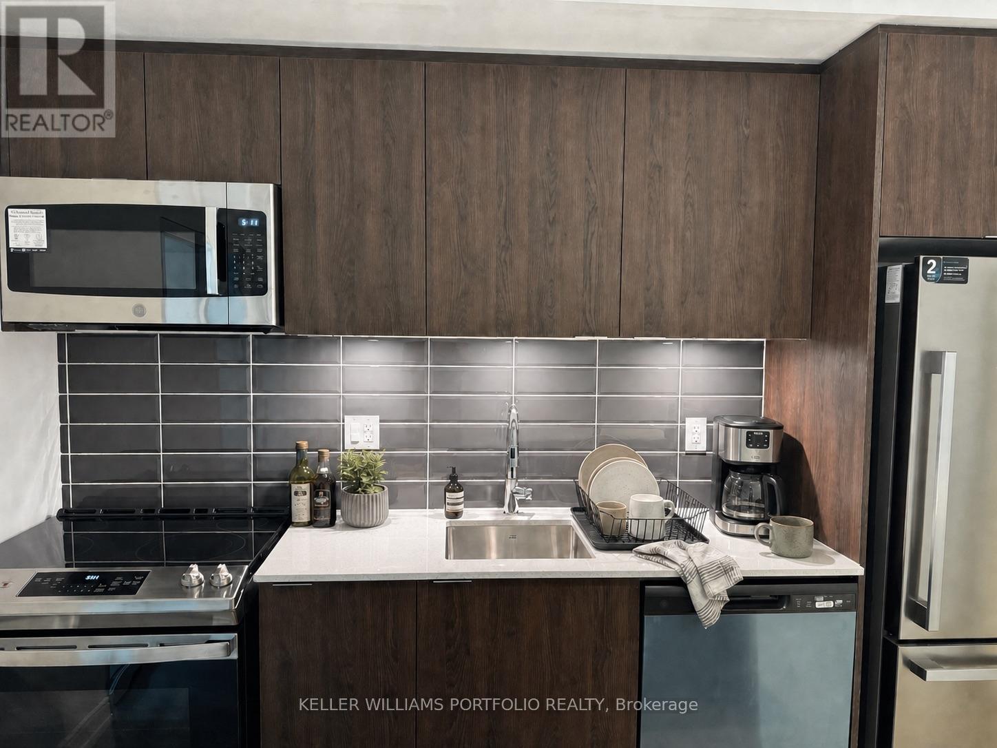 20 - 172 Clonmore Drive, Toronto, Ontario  M1N 1Y1 - Photo 2 - E13646970